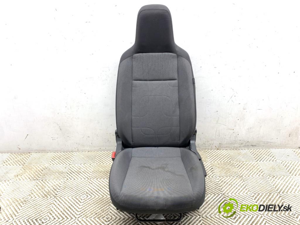 VW UP! liftback 2013 44 kW 1.0 999 Sedadlo ľavy predný 