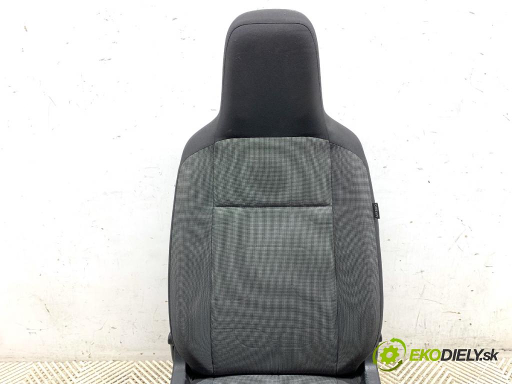 VW UP! liftback 2013 44 kW 1.0 999 Sedadlo ľavy predný