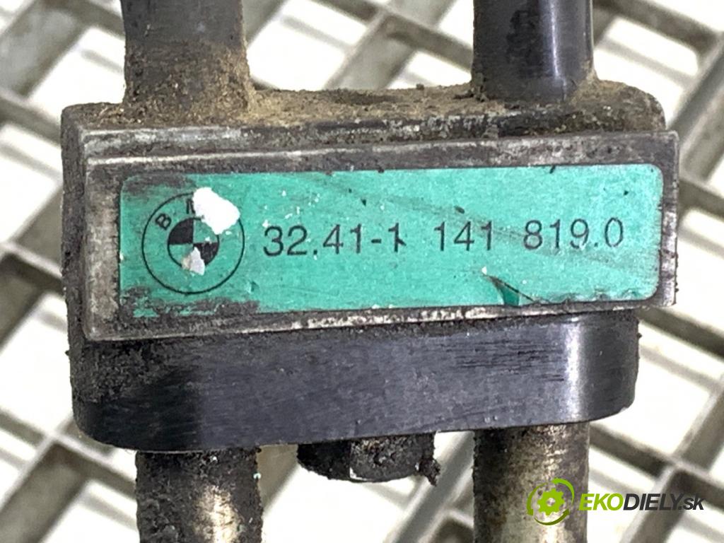BMW E39 sedan 1998 105 kW 525 tds 2497 hadica servočerpadlo 1141819 (Rúrka servočerpadla)