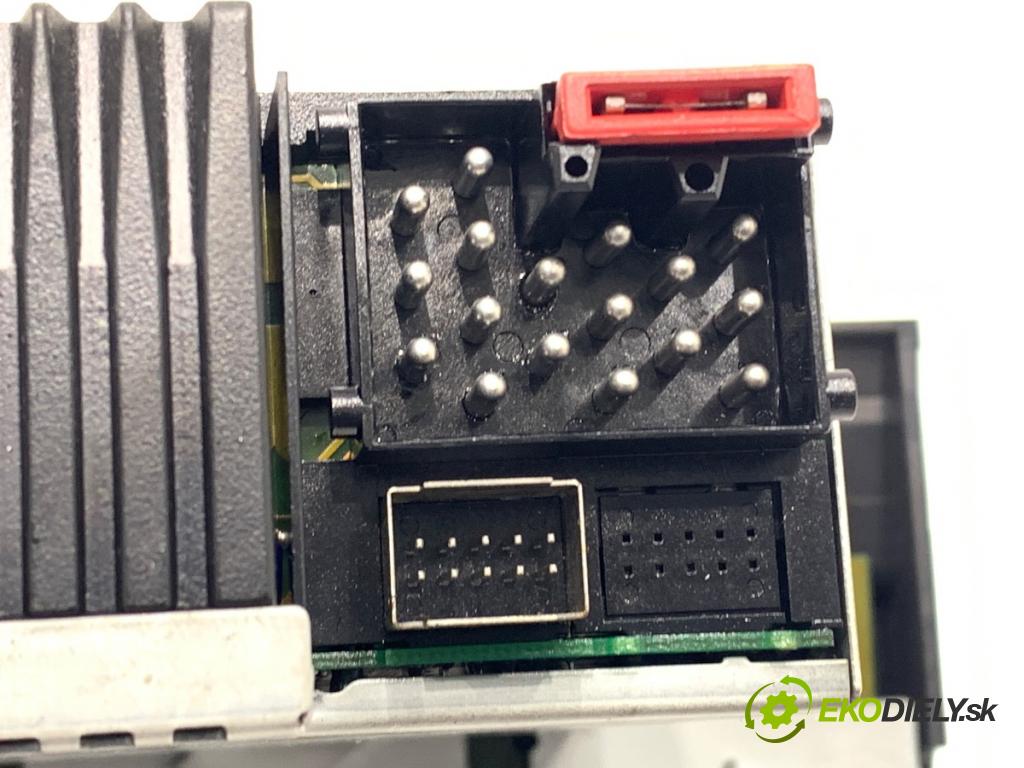 BMW E39 sedan 1998 105 kW 525 tds 2497 RADIO  (Audio zariadenie)