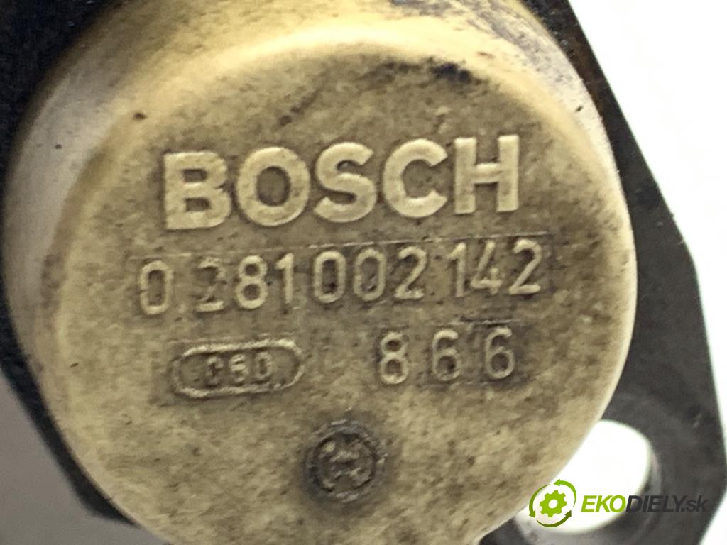 BMW E39 sedan 1998 105 kW 525 tds 2497 Regulátor tlaku paliva 0281002142 (Palivový systém ostatné)