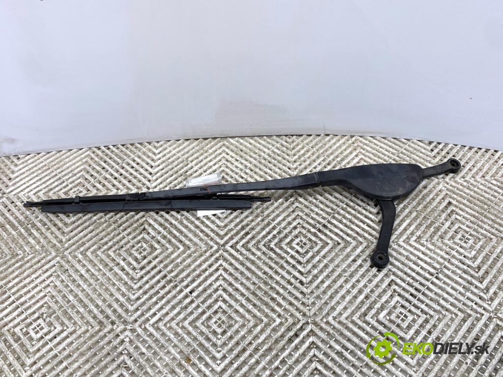 BMW E39 sedan 1998 105 kW 525 tds 2497 ramena stěrače pravý přední část 