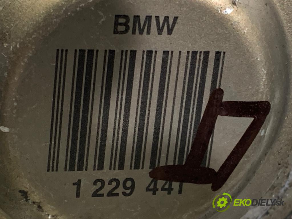 BMW E39 sedan 1998 105 kW 525 tds 2497 Poloos ľavy zad 1229441