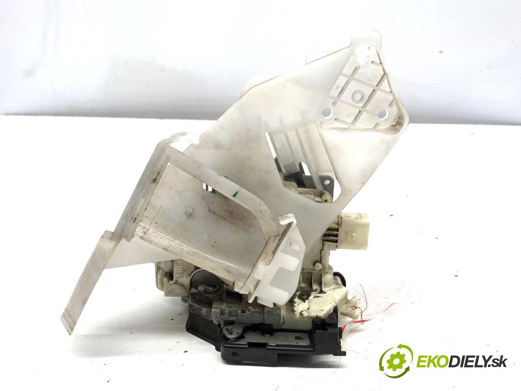 VW PASSAT B7 Kombi 2012 103 kW 2.0 TDI 1968 zámok dveře pravý zadní část 3C4839016A