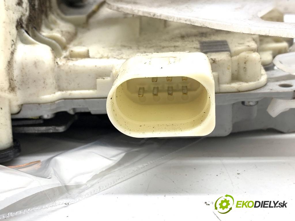VW PASSAT B7 Kombi 2012 103 kW 2.0 TDI 1968 zámok dveře pravý zadní část 3C4839016A