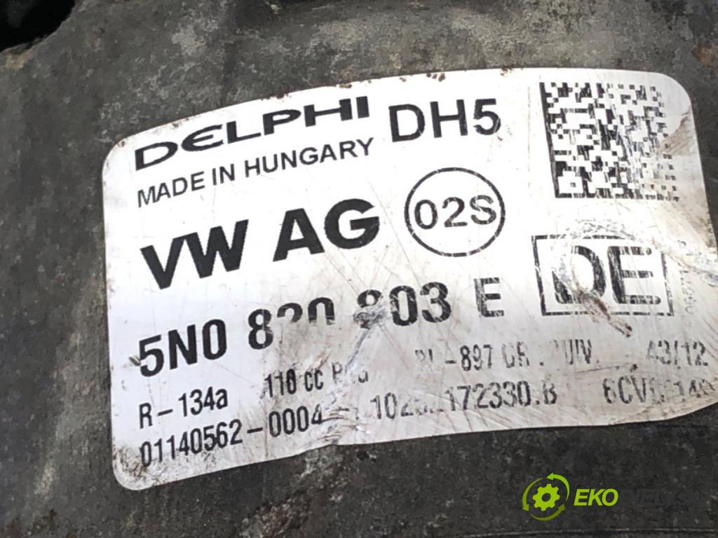 VW PASSAT B7 Kombi 2012 103 kW 2.0 TDI 1968 Kompresor klimatizácie 5N0820803E (Kompresor klimatizácie)