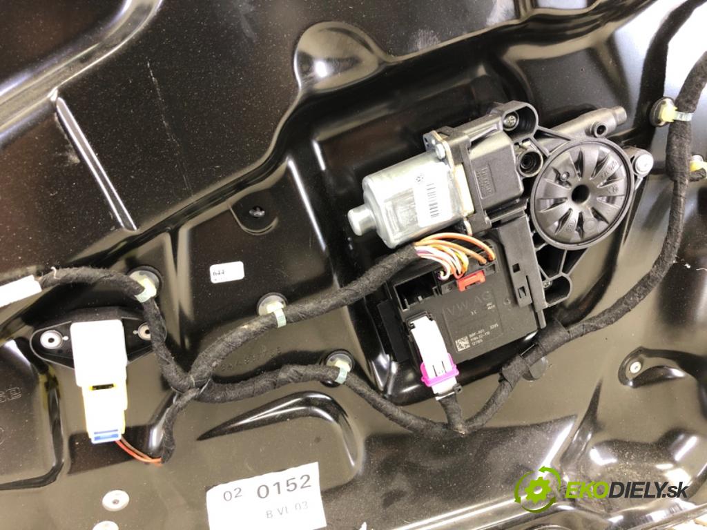 VW PASSAT B7 Kombi 2012 103 kW 2.0 TDI 1968 mechanismus okna levý přední část