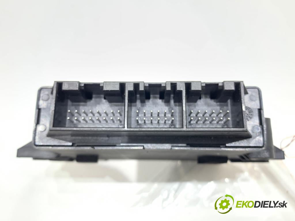 VW PASSAT B7 Kombi 2012 103 kW 2.0 TDI 1968 Modul PDC 3AE919475B (Riadiaca jednotka ostatné)