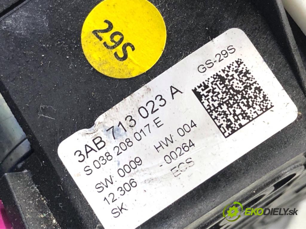 VW PASSAT B7 Kombi 2012 103 kW 2.0 TDI 1968 Kulisa 3AB713023A (Rýchlostná páka (kulisa))