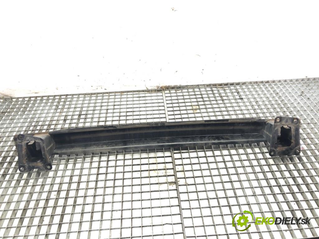 VW PASSAT B7 Kombi 2012 103 kW 2.0 TDI 1968 výztuha nárazníka zadní část  (Výztuhy zadní)