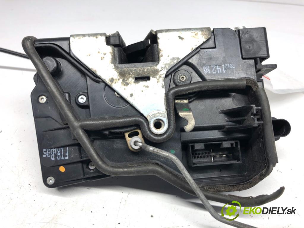 BMW E65 sedan 2002 200 kW 735 i, Li 3600 zámok dveře pravý přední část 7012142