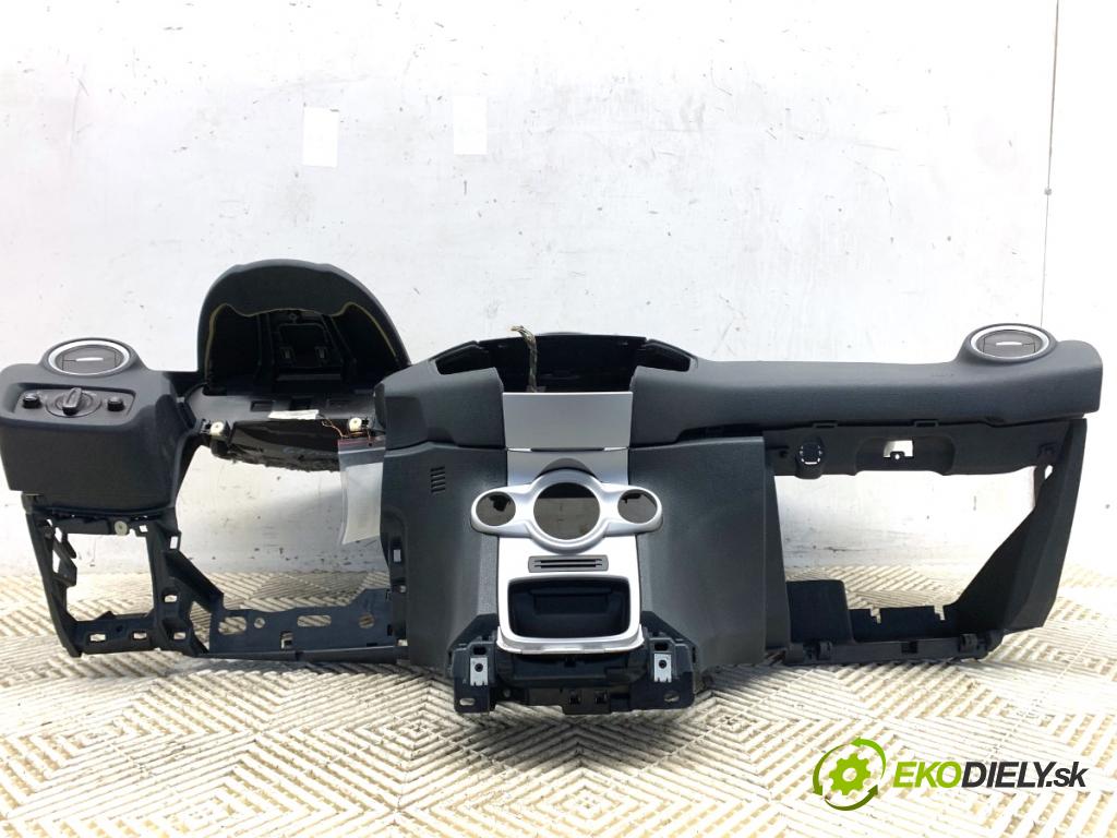 FORD FIESTA MK7 liftback 2011 51 kW 1.4 TDCi 1399 Palubná doska silentbloku pasy