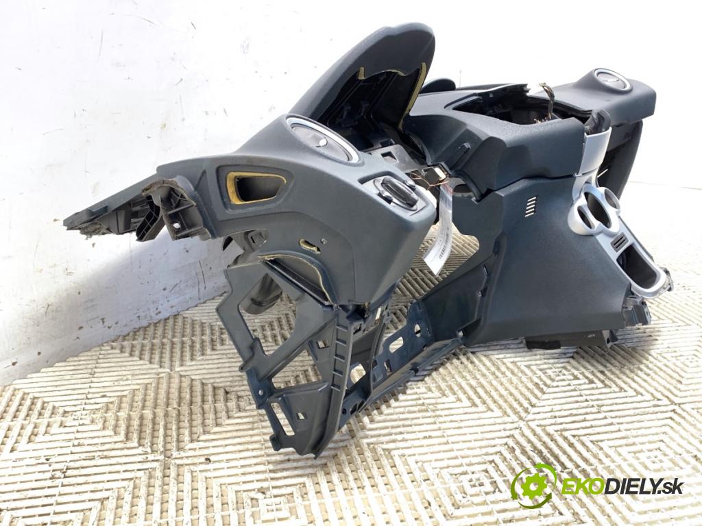 FORD FIESTA MK7 liftback 2011 51 kW 1.4 TDCi 1399 Palubná doska silentbloku pasy