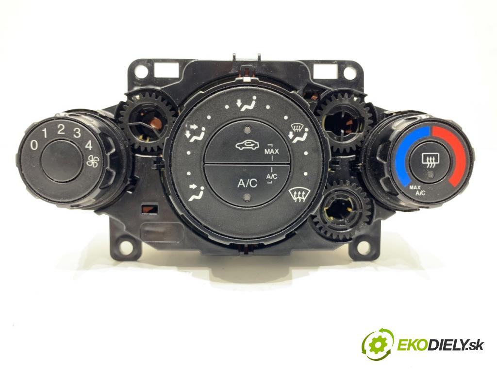 FORD FIESTA MK7 liftback 2011 51 kW 1.4 TDCi 1399 Panel ovládaní topení 8A61-18549 (Ovládaní topení a přepínače)