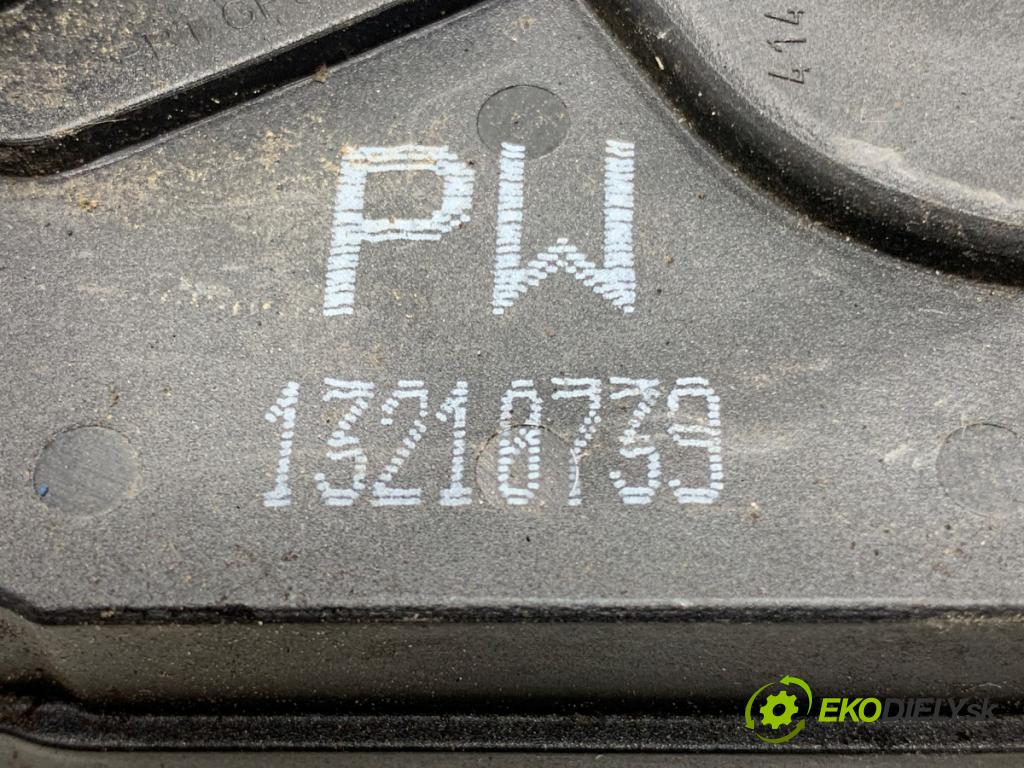 OPEL ZAFIRA B Nadwozie pełne/minivan 2005 103 kW 1.8 VAN (M75) 1796 zámok dveře pravý zadní část 13210739