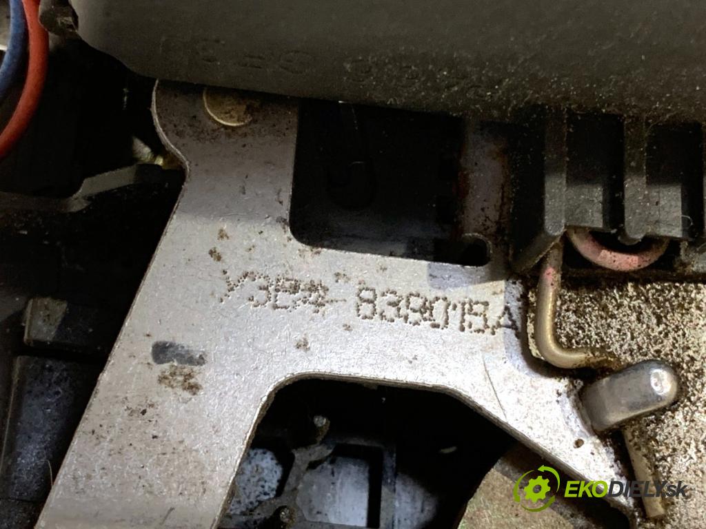 VW PASSAT B5 FL sedan 2001 96 kW 1.9 TDI 1896 zámok dveře levý zadní část 3B4839015A
