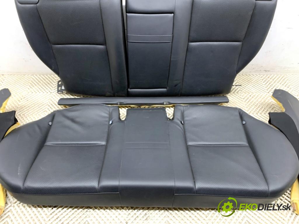 MERCEDES-BENZ S204 Kombi 2008 135 kW C 200 Kompressor (204.241) 1796 Sedadlo druhý rad