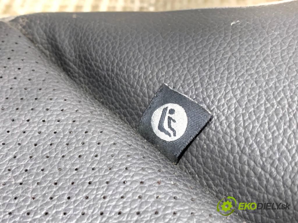 MERCEDES-BENZ S204 Kombi 2008 135 kW C 200 Kompressor (204.241) 1796 Sedadlo druhý rad