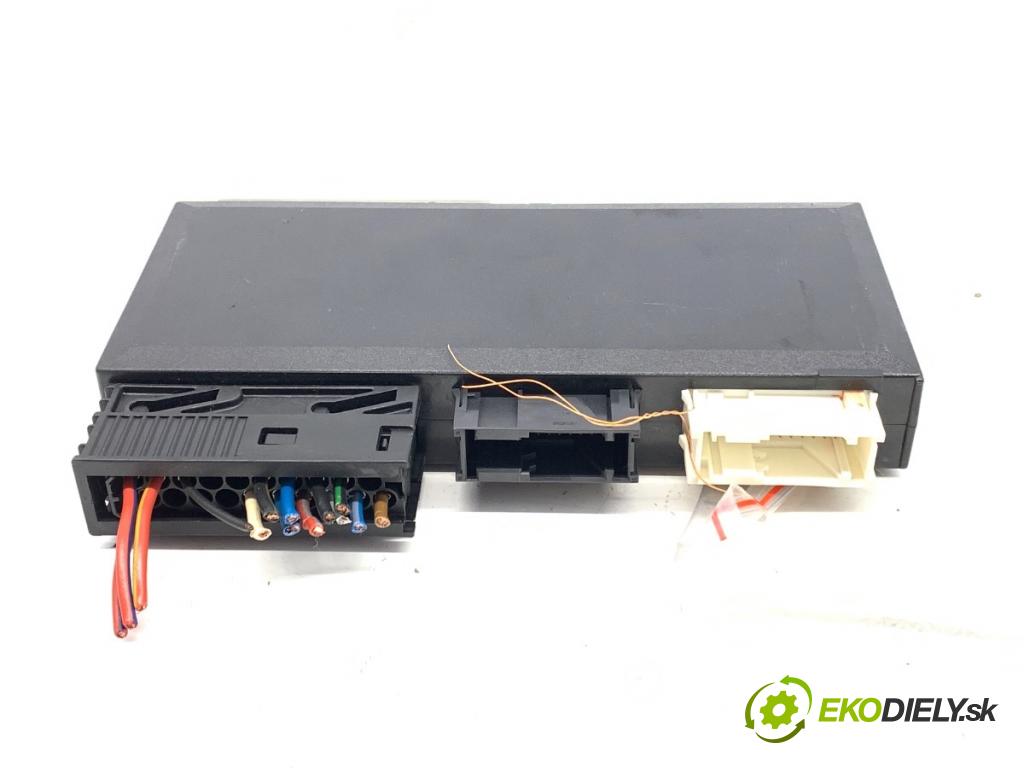 BMW E39 sedan 1995 142 kW 528 i 2793 modul komfortu 8366527 (Moduly komfortu)