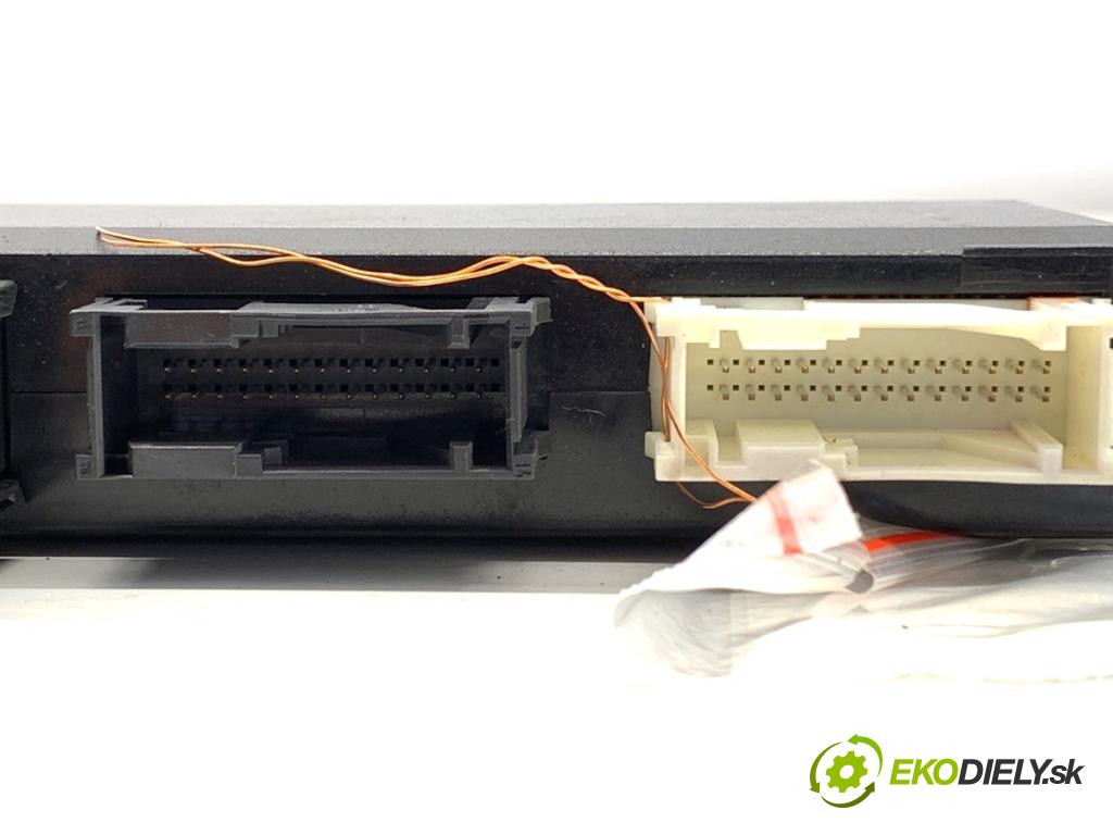 BMW E39 sedan 1995 142 kW 528 i 2793 modul komfortu 8366527 (Moduly komfortu)