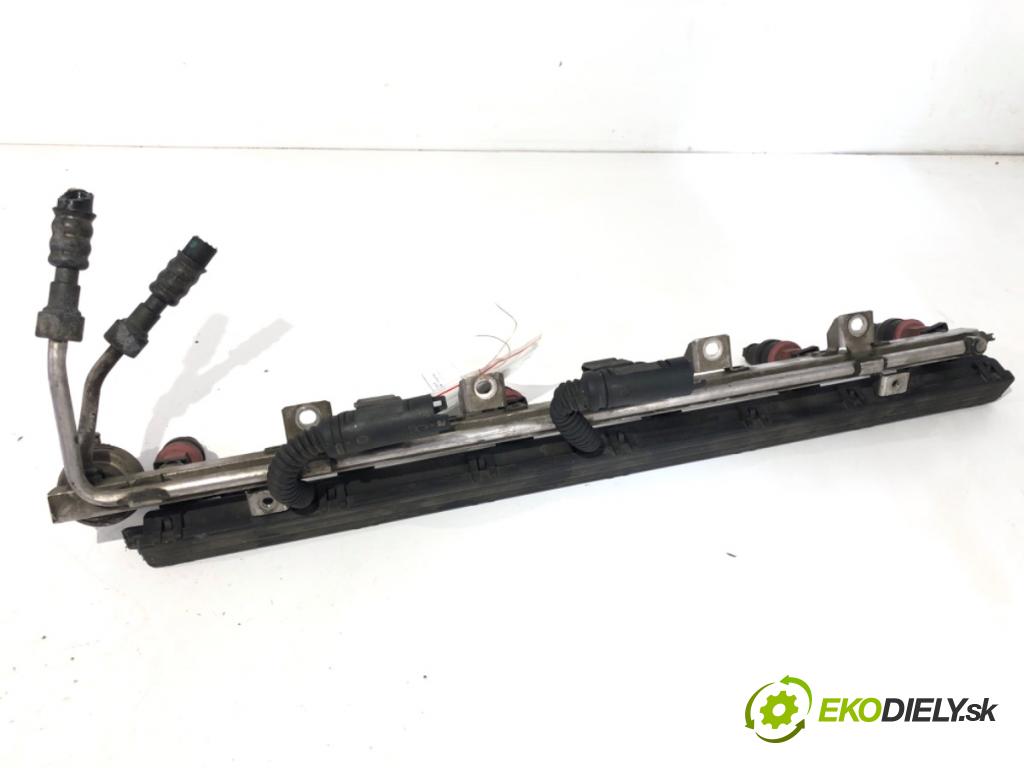 BMW E39 sedan 1995 142 kW 528 i 2793 Lišta vstrekovacia 0280150440 (Vstrekovacia lišta)