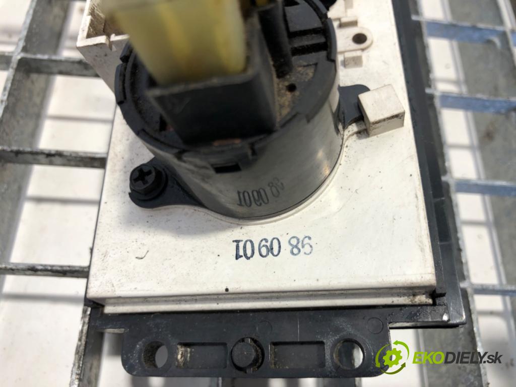 DAEWOO LUBLIN II Autobus 2000 64 kW 2.4 TD 2417 Panel ovládania kúrenia  (Prepínacie páčky pod volantom)