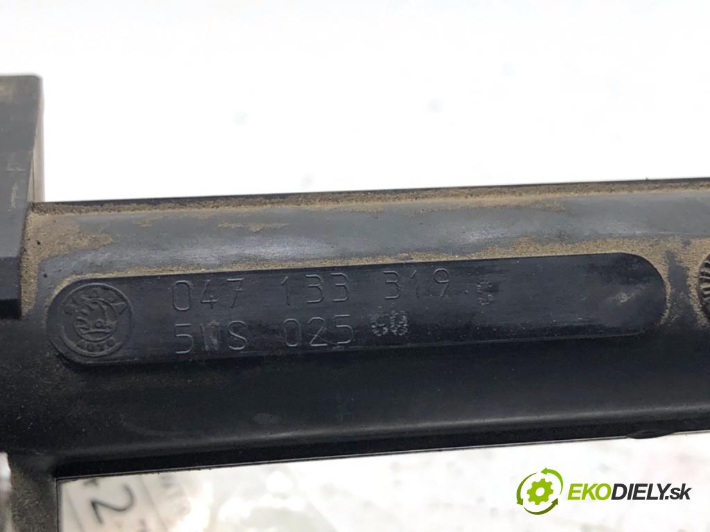 SKODA FABIA I sedan 2002 50 kW 1.4 1397 Lišta vstrekovacia 047133319S (Vstrekovacia lišta)