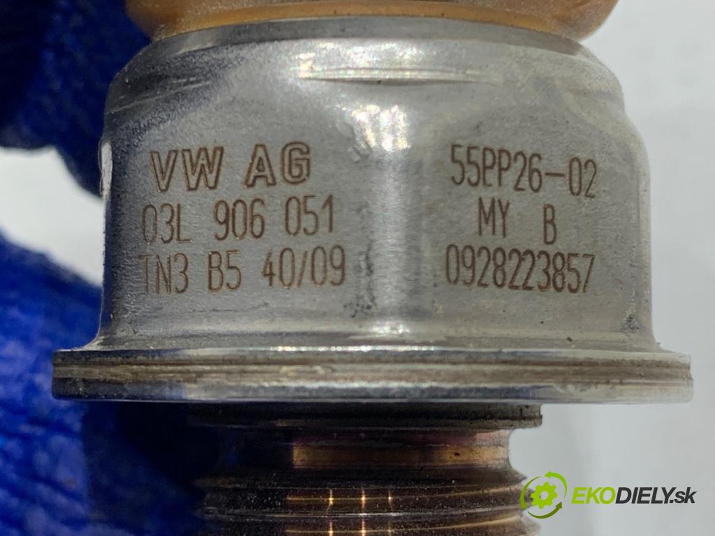 VW GOLF VI liftback 2009 77 kW 1.6 TDI 1598 Snímač tlaku paliva 03L906051 (Snímač)