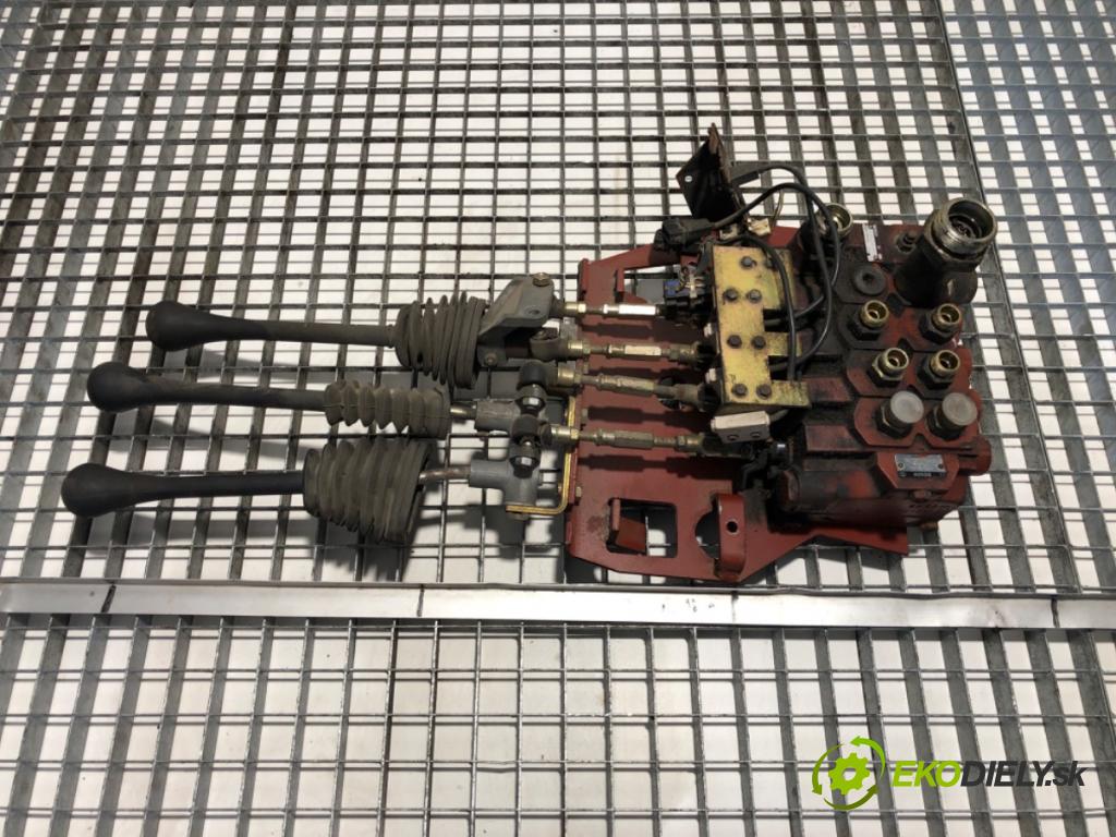 LINDE Linde E 40 P  2007 0 kW Linde E 40 P 0 Rozdeľovač hydraulický 1525503474 0528114033 (Rozdeľovač)