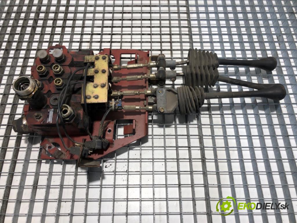 LINDE Linde E 40 P  2007 0 kW Linde E 40 P 0 rozdělovač hydraulický 1525503474 0528114033 (Rozdělovač)