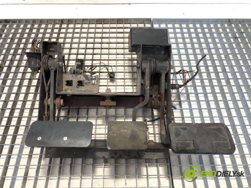 LINDE Linde E 40 P  2007 0 kW Linde E 40 P 0 PEDÁL:  (Potenciometer plynového pedálu)