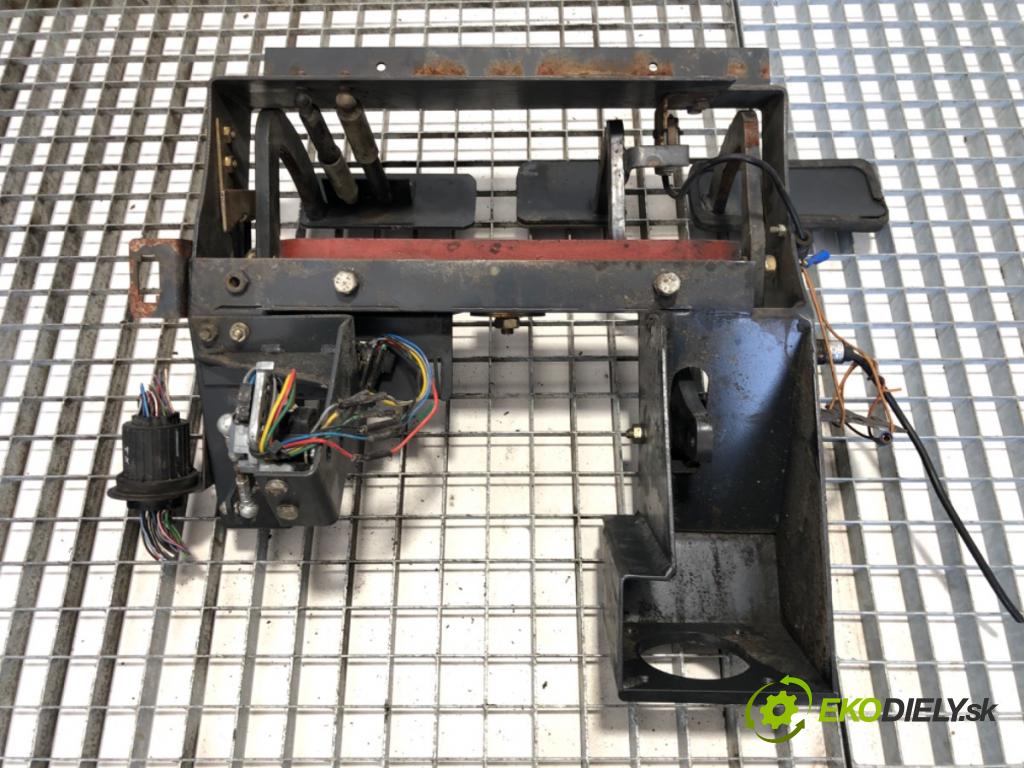 LINDE Linde E 40 P  2007 0 kW Linde E 40 P 0 PEDÁL:  (Potenciometer plynového pedálu)