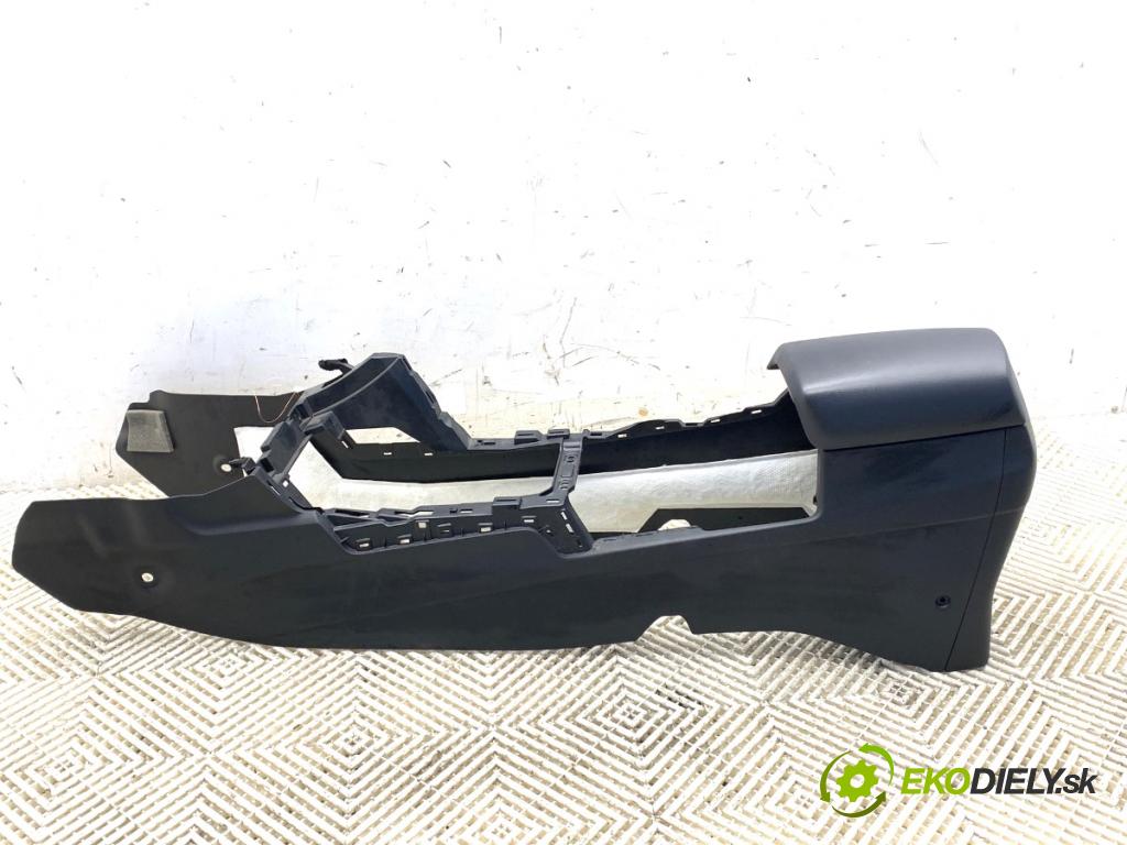 KIA CEED liftback 2015 73 kW 1.4 CVVT 1396 Lakťová opierka 84667-A2000 (Lakťová opierka)