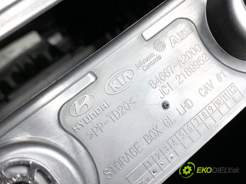 KIA CEED liftback 2015 73 kW 1.4 CVVT 1396 Lakťová opierka 84667-A2000 (Lakťová opierka)