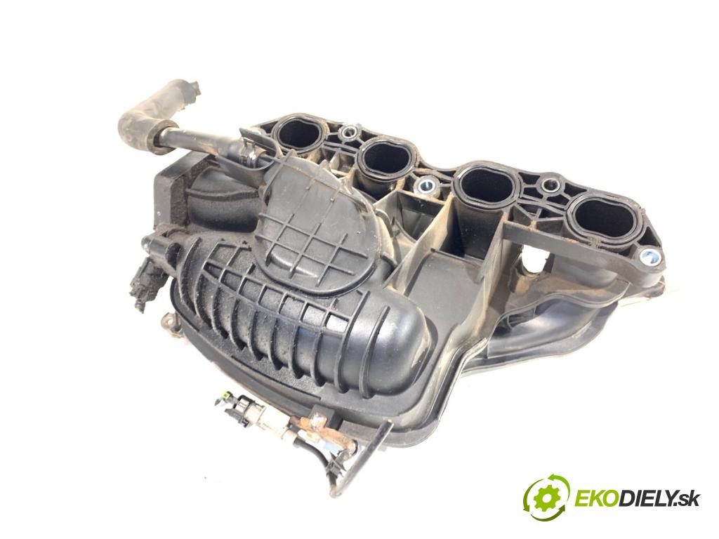 KIA CEED liftback 2015 73 kW 1.4 CVVT 1396 potrubí sání G4FA (Sací potrubí)