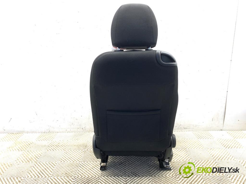 KIA CEED liftback 2015 73 kW 1.4 CVVT 1396 Sedadlo pravy predný