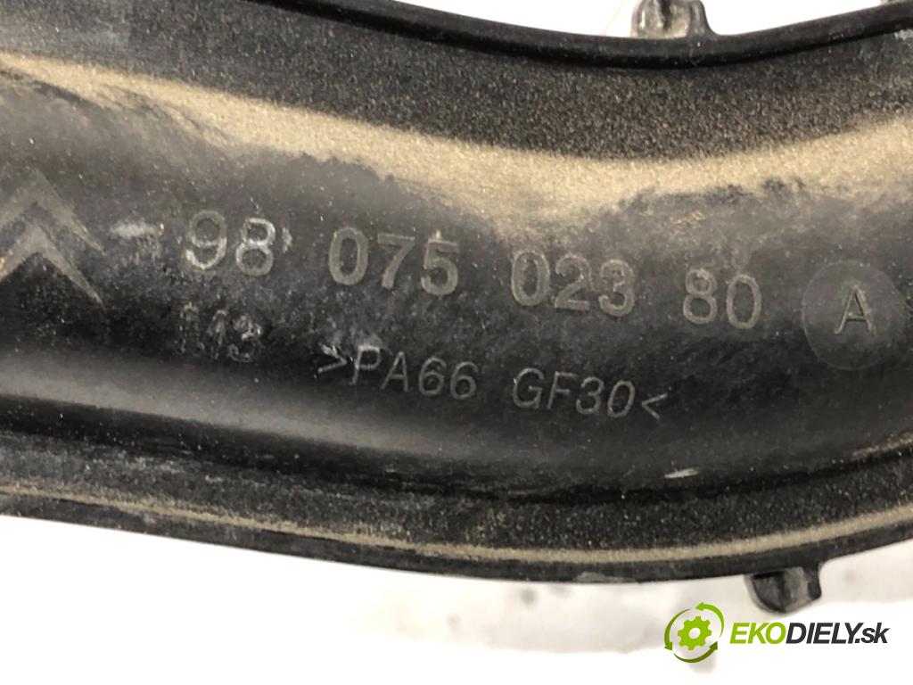 PEUGEOT 3008 SUV 2020 96 kW 1.2 THP/ PureTech 130 1199 rozdělovač vody 9812131480 9812131480