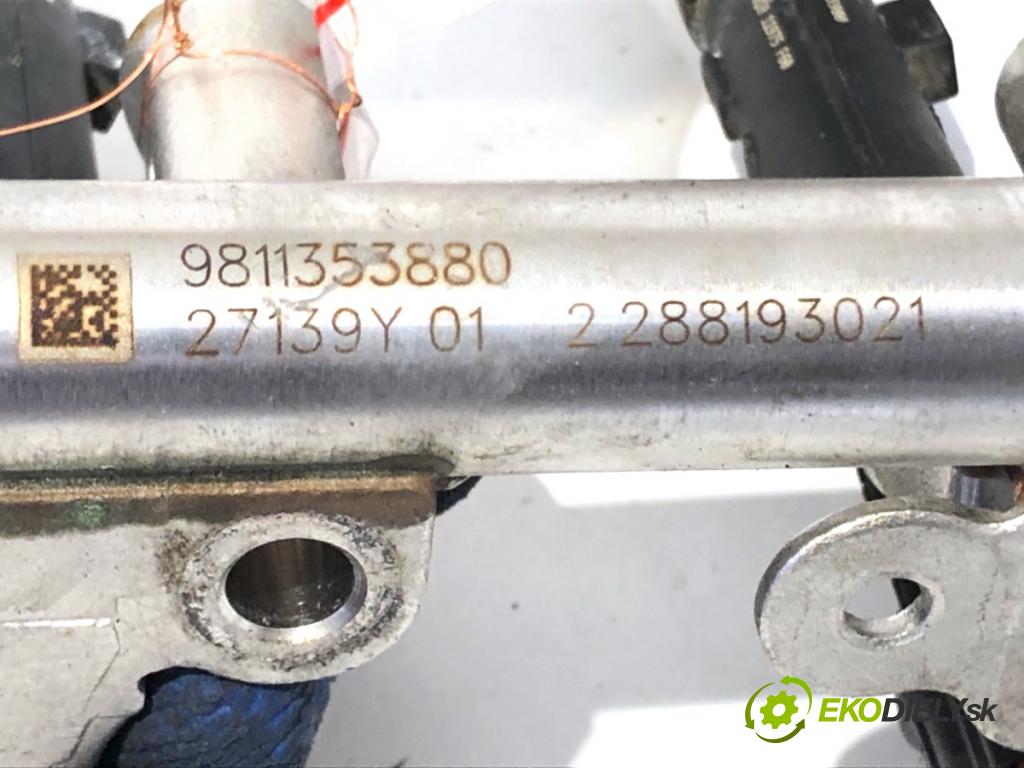 PEUGEOT 3008 SUV 2020 96 kW 1.2 THP/ PureTech 130 1199 Lišta vstrekovacia 9811353880 (Vstrekovacia lišta)