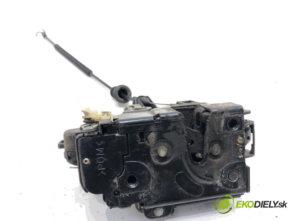 VW GOLF IV Kombi 2002 77 kW 1.6 16V 1598 zámok dveře levý přední část 