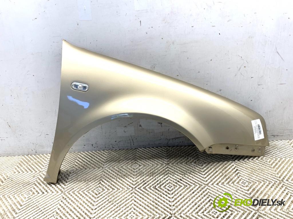 VW GOLF IV Kombi 2002 77 kW 1.6 16V 1598 blatník pravý přední část LA1V