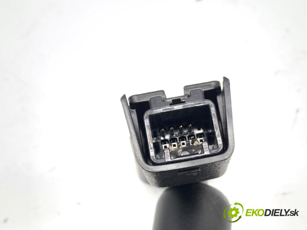 KIA CEED liftback 2015 73 kW 1.4 CVVT 1396 zpětné zrcátko vnitřní  (Světla vnitřní)