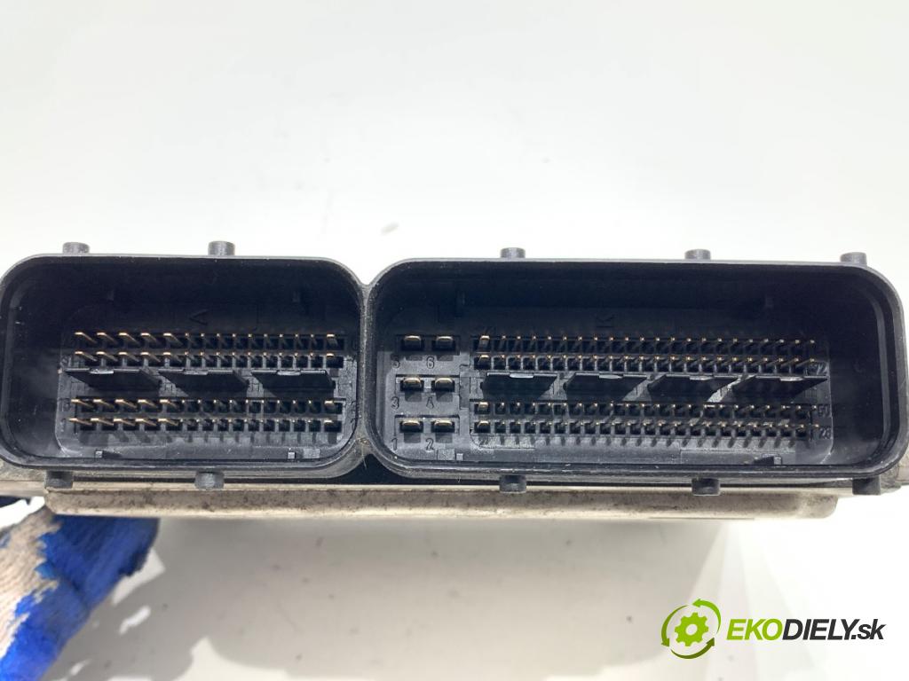 KIA SPORTAGE III SUV 2012 100 kW 2.0 CRDi AWD 1995 řídící jednotka motora 39101-2F565 0281017045 (Řídící jednotky)