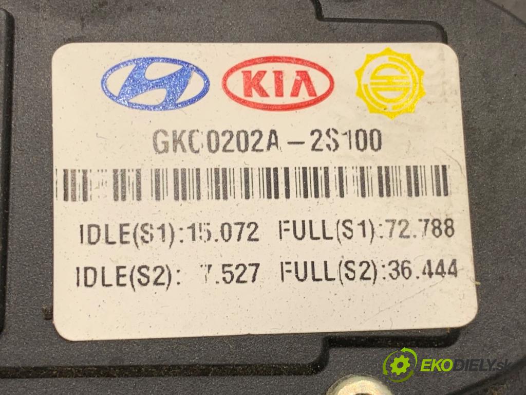 KIA SPORTAGE III SUV 2012 100 kW 2.0 CRDi AWD 1995 Potenciometer plynu 32700-2S100 (Potenciometer plynového pedálu)