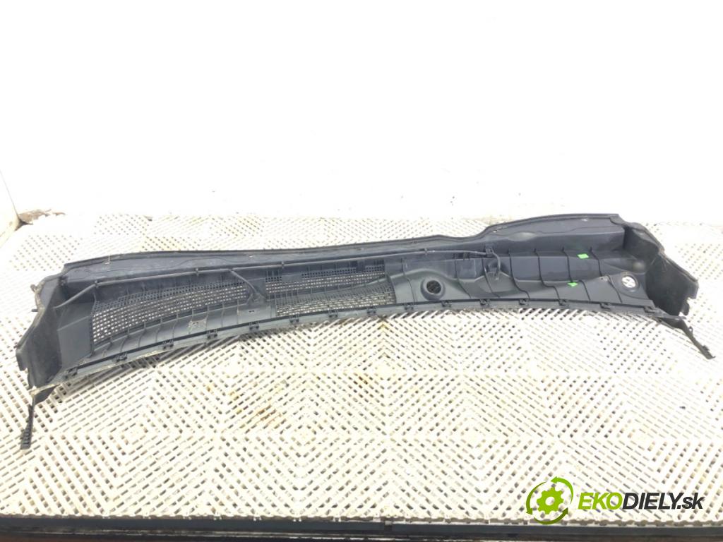 KIA SPORTAGE III SUV 2012 100 kW 2.0 CRDi AWD 1995 Torpédo, plast pod čelné okno  (Torpédo (plast pod čelným sklom))