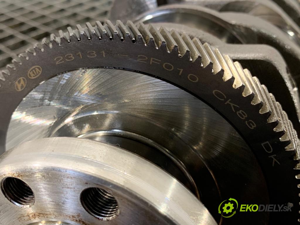 KIA SPORTAGE III SUV 2012 100 kW 2.0 CRDi AWD 1995 Kardaň, hriadeľ KLIKA: 23131-2F010 D4HA (Blok motora ostatné)