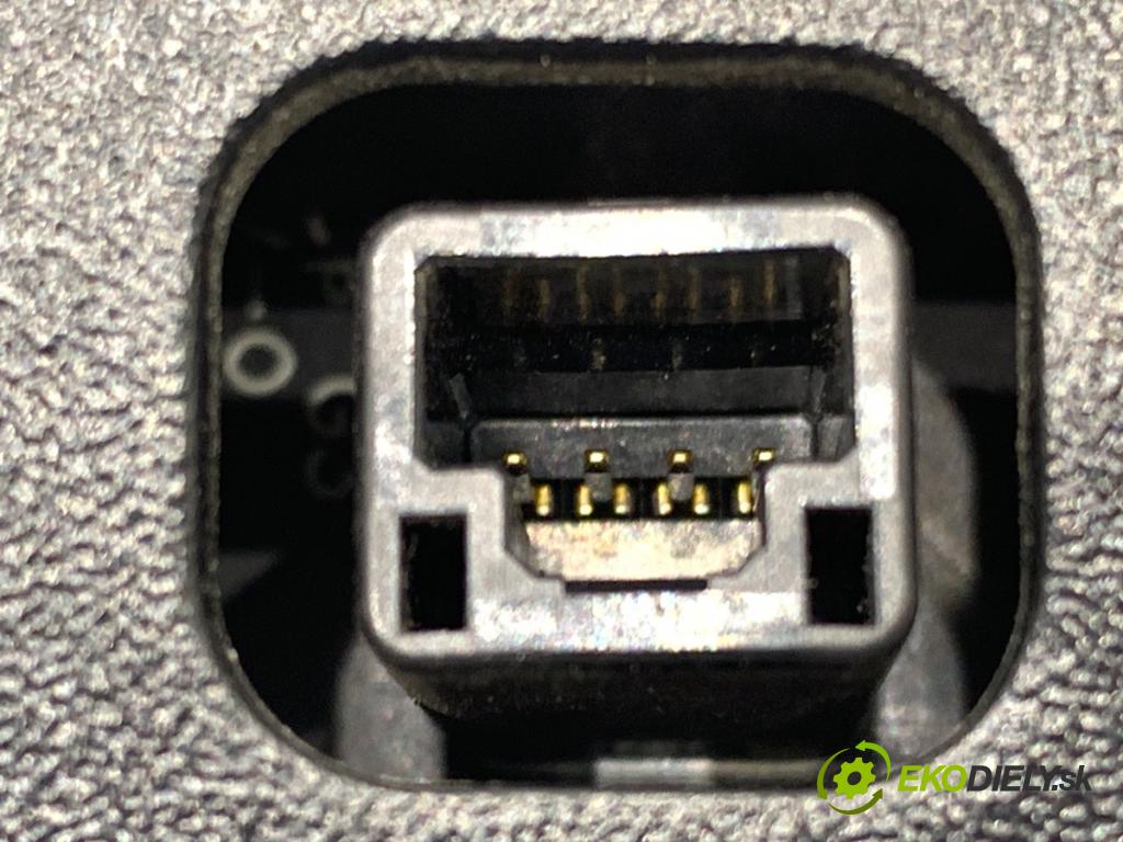 MAZDA CX-7 SUV 2012 127 kW 2.2 MZR-CD AWD (ER10A) 2184 zpětné zrcátko vnitřní  (Světla vnitřní)