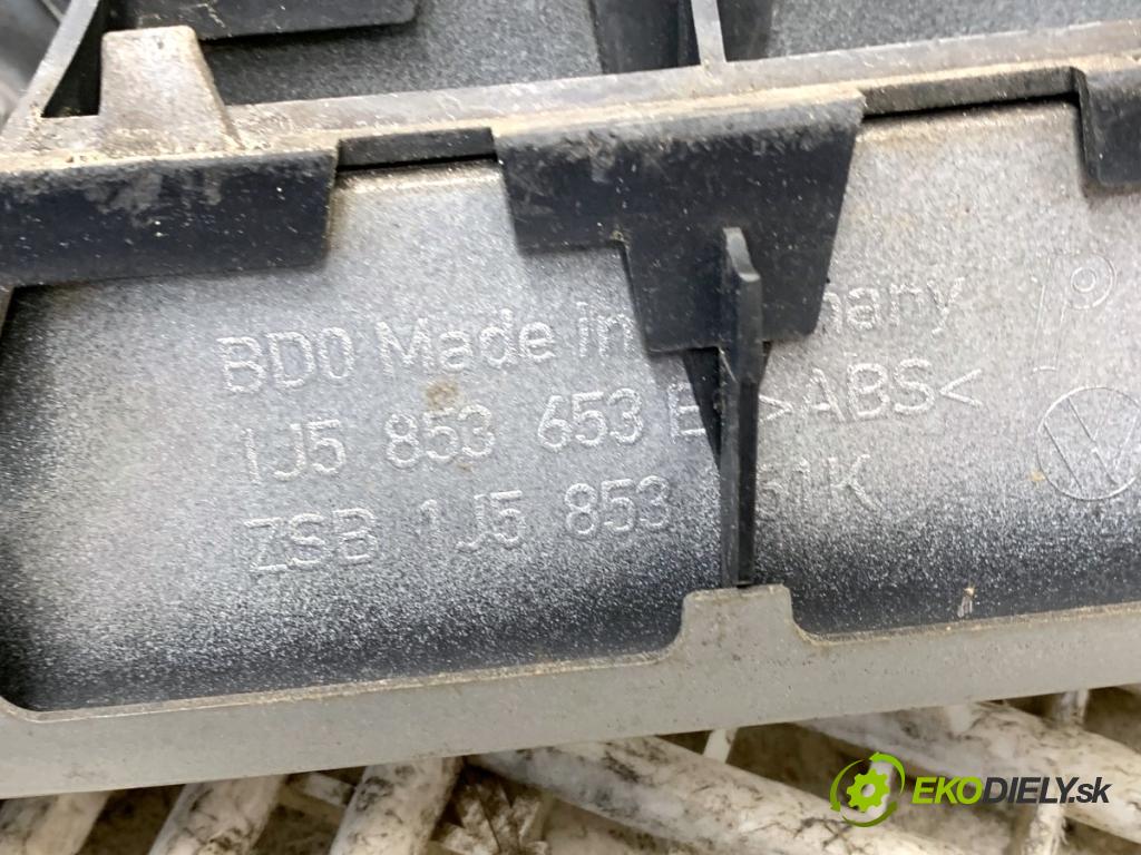 VW BORA I sedan 2001 85 kW 1.9 TDI 1896 mřížka maska 1J5853653E (Mřížky (masky) chladičů)
