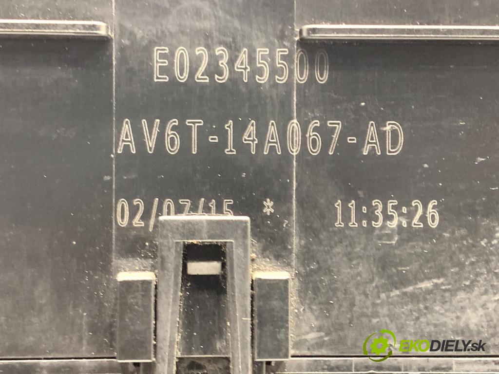 FORD KUGA II SUV 2015 110 kW 1.5 EcoBoost 1499 skříňka poistková AV6T-14A067-AD (Pojistkové skříňky)