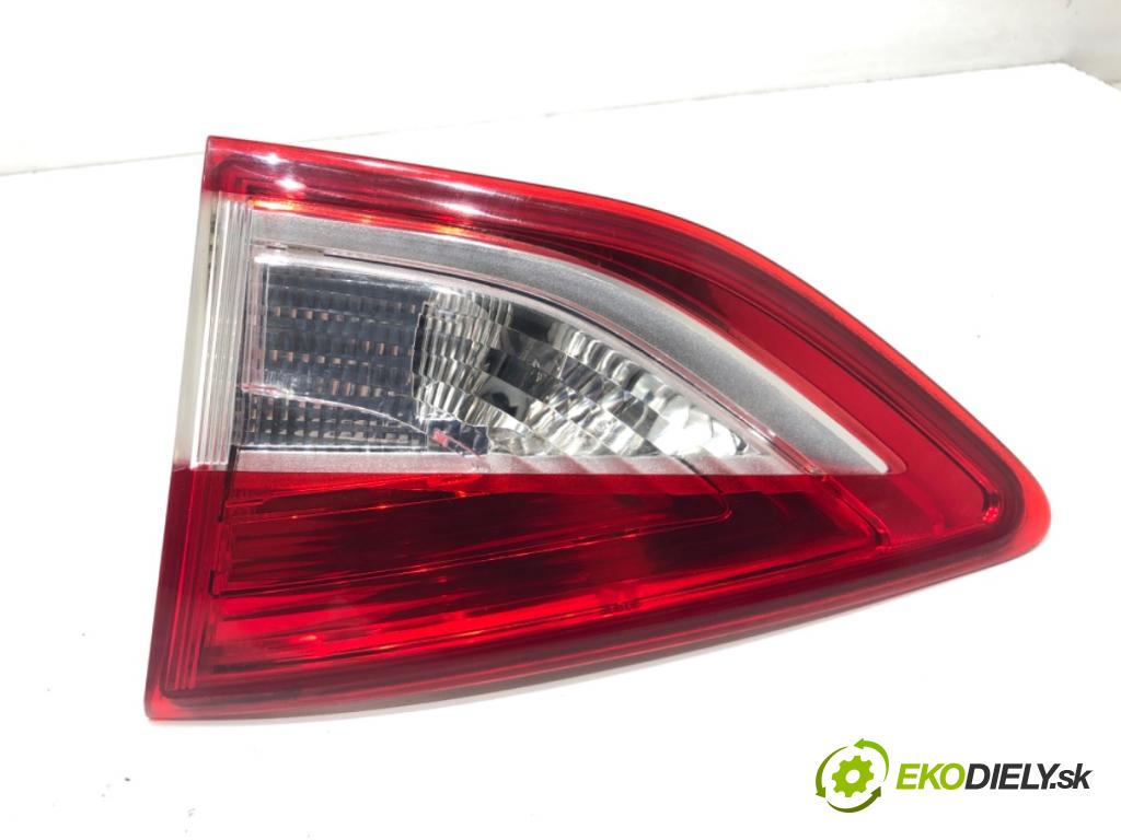 FORD KUGA II SUV 2015 110 kW 1.5 EcoBoost 1499 světlo zadní část pravá vnitřní CV4413A602AG (Ostatné)