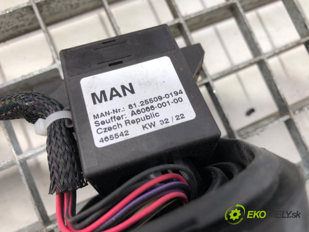 MAN TGX I Pojazd komunalny 2016 324 kW 18.440 324 kW [441 KM] olej napędowy 2012 - 2022 12419 Prepínač smeroviek 81255090194 (Prepínacie páčky pod volantom)